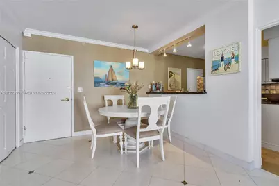 5700 Collins Ave #15D, Miami Beach, FL 33140 - Photo 6