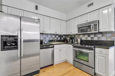 5700 Collins Ave #15D, Miami Beach, FL 33140 - Photo 8