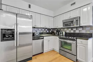 5700 Collins Ave, Miami Beach, FL 33140 - Photo 8