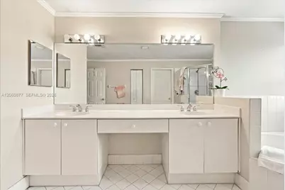 11495 NW 71st St, Doral, FL 33178 - Photo 26
