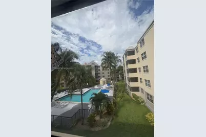 8205 Lake Dr #306, Doral, FL 33166 - Photo 28
