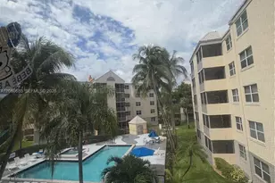 8205 Lake Dr, Doral, FL 33166 - Photo 28