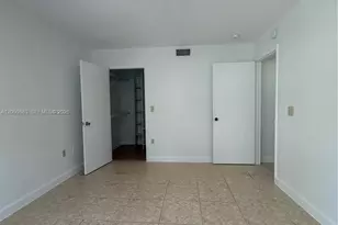 8205 Lake Dr, Doral, FL 33166 - Photo 20