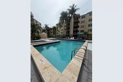 8205 Lake Dr #306, Doral, FL 33166 - Photo 30