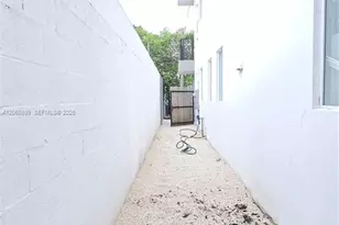 3675 Thomas Ave, Miami, FL 33133 - Photo 32