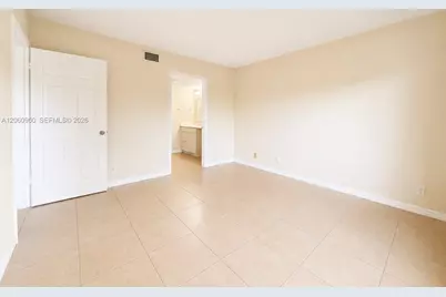 6585 Somerset Dr #103, Boca Raton, FL 33433 - Photo 16