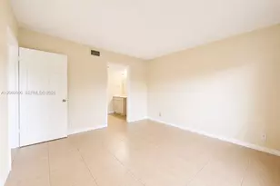 6585 Somerset Dr, Boca Raton, FL 33433 - Photo 16