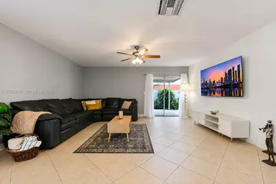 10615 SW 200th St, Cutler Bay, FL 33157 - Photo 12