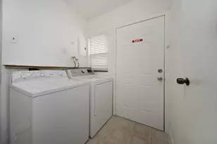 8636 NW 35th Pl, Miami, FL 33147 - Photo 8