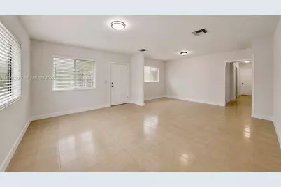 8636 NW 35th Pl, Miami, FL 33147 - Photo 2