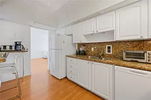 3801 S Ocean Dr, Hollywood, FL 33019 - Photo 10
