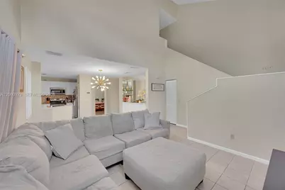 362 Prestwick Cir #3, Palm Beach Gardens, FL 33418 - Photo 8