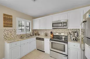 362 Prestwick Cir, Palm Beach Gardens, FL 33418 - Photo 14