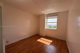 10140 W Bay Harbor Dr, Bay Harbor Islands, FL 33154 - Photo 18