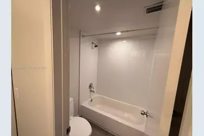 860 NE 209th Ter #104-33, Miami, FL 33179 - Photo 22