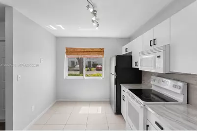 634 NW 208th Dr, Pembroke Pines, FL 33029 - Photo 6