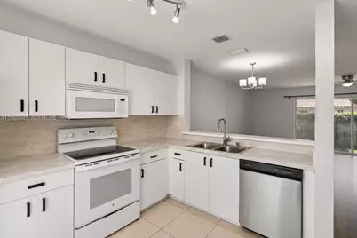 634 NW 208th Dr, Pembroke Pines, FL 33029 - Photo 6