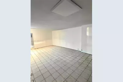 920 NE 199th St #309-3J, Miami, FL 33179 - Photo 2