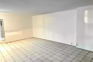 920 NE 199th St, Miami, FL 33179 - Photo 2