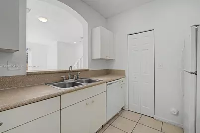 975 NE 42nd Ter #975, Homestead, FL 33033 - Photo 10