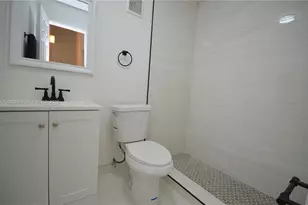 18954 NW 67th Pl, Hialeah, FL 33015 - Photo 14