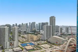20 NE 11th St, Miami, FL 33132 - Photo 10