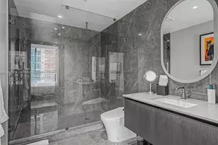 20 NE 11th St, Miami, FL 33132 - Photo 8
