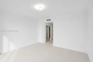 4775 Collins Ave, Miami Beach, FL 33140 - Photo 30