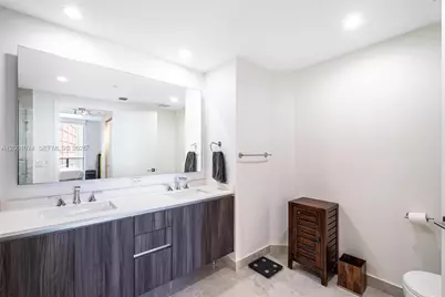 488 NE 18th St #401, Miami, FL 33132 - Photo 8