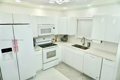 8408 SW 208th Ter, Cutler Bay, FL 33189 - Photo 6