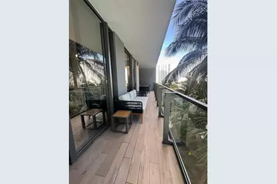 88 SW 7th St #805, Miami, FL 33130 - Photo 2