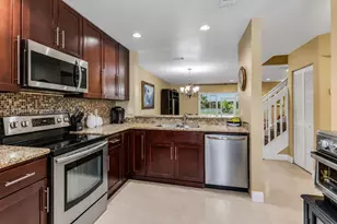 20822 NW 2nd St, Pembroke Pines, FL 33029 - Photo 4