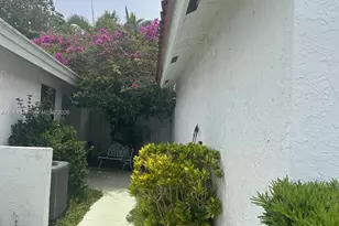 5901 Chester Ln, Davie, FL 33331 - Photo 2