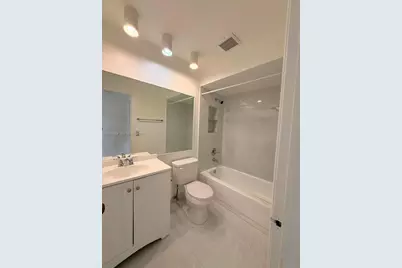 6431 NW 171st St, Hialeah, FL 33015 - Photo 10