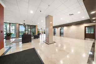 400 Kings Point Dr, Sunny Isles Beach, FL 33160 - Photo 32