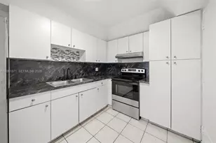 400 Kings Point Dr, Sunny Isles Beach, FL 33160 - Photo 12