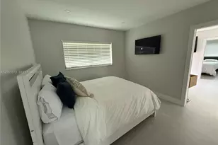 1050 NE 9th Ave, Fort Lauderdale, FL 33304 - Photo 8