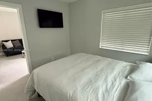 1050 NE 9th Ave, Fort Lauderdale, FL 33304 - Photo 6