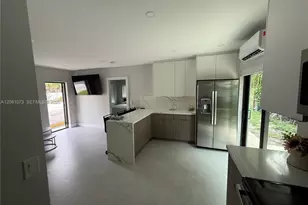 1050 NE 9th Ave, Fort Lauderdale, FL 33304 - Photo 2
