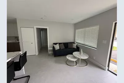 1050 NE 9th Ave #4, Fort Lauderdale, FL 33304 - Photo 4