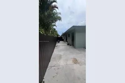 1050 NE 9th Ave #4, Fort Lauderdale, FL 33304 - Photo 14