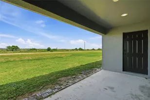 146 Plantation Dr, Labelle, FL 33935 - Photo 6