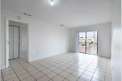 6305 W 22nd Ct, Hialeah, FL 33016 - Photo 26