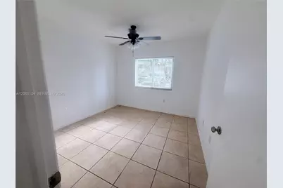 995 NE 34th Ave #101, Homestead, FL 33033 - Photo 10
