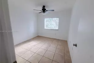 995 NE 34th Ave, Homestead, FL 33033 - Photo 10