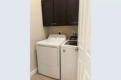 8925 NW 99th Ct, Doral, FL 33178 - Photo 24