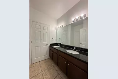 1035 NE 10th Ave #3, Fort Lauderdale, FL 33304 - Photo 12