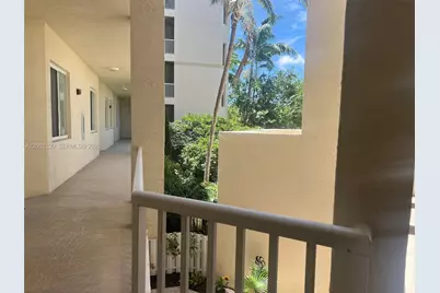 3500 Oaks Clubhouse Dr #207, Pompano Beach, FL 33069 - Photo 6