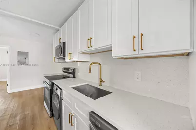 1720 Cleveland St #203W, Hollywood, FL 33020 - Photo 2