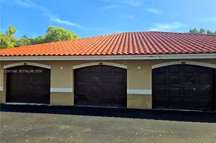 11600 SW 2nd St, Pembroke Pines, FL 33025 - Photo 18